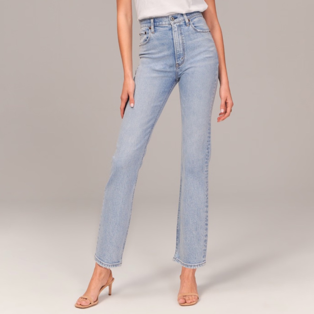 A&F Ultra High Rise Ankle Straight Jean Light Wash 28 Short